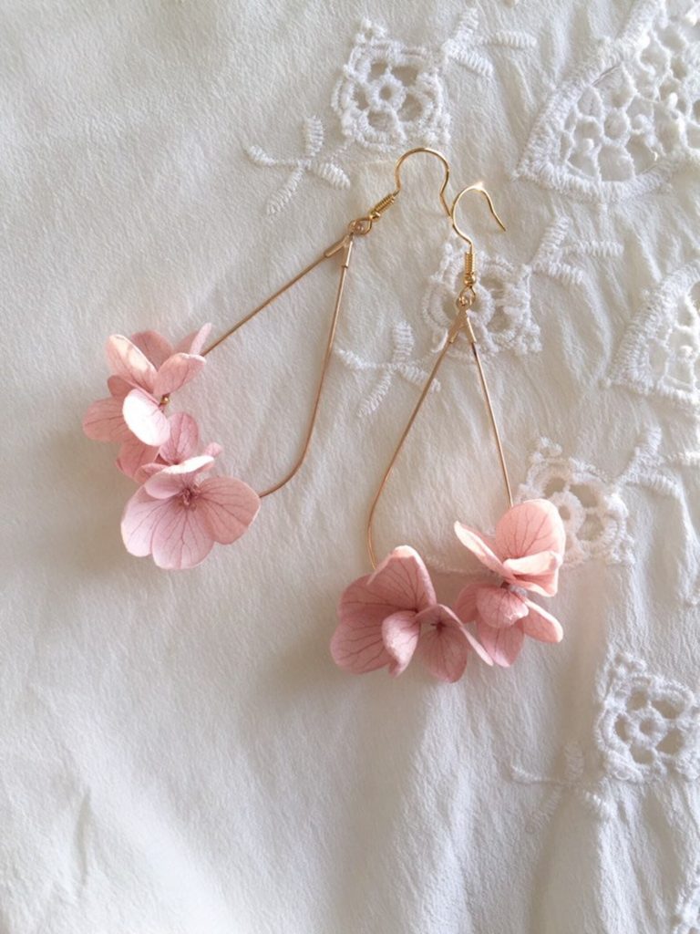 boucles-d-oreilles-roses-fleurs-s-ch-es-pour-mariage